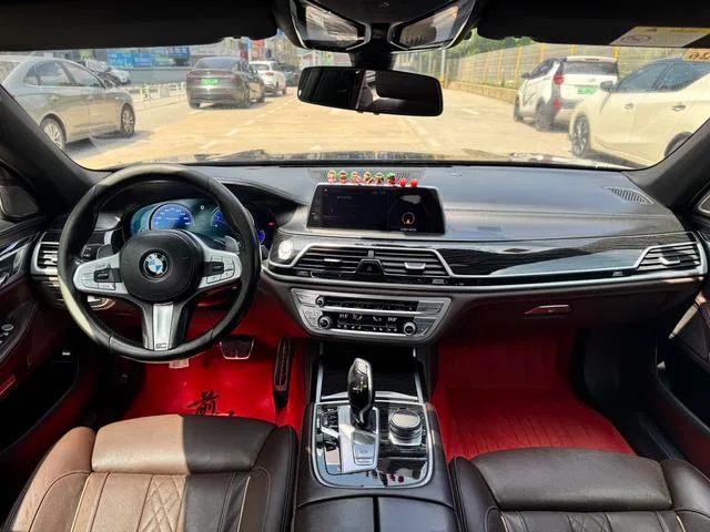 BMW 7 Series 2018 740Li Leading Type M Sports suit interior photo 11
