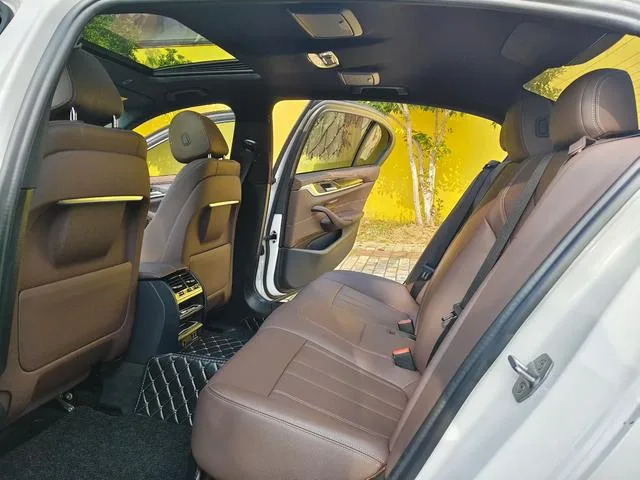 BMW 5 Series 2020 525Li M Ensemble de sport intérieur photo 6