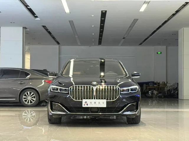 BMW 7 Series 2019 Restyling 740Li xDrive Administrative Luxury Set exterior photo 2