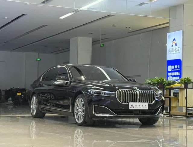 BMW 7 Series 2019 Restyling 740Li xDrive Administrative Luxury Set exterior photo 3