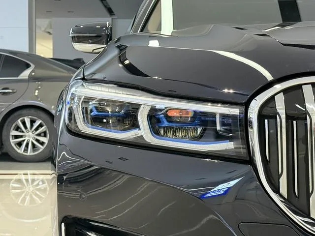 BMW 7 Series 2019 Restyling 740Li xDrive Administrative Luxury Set exterior photo 4