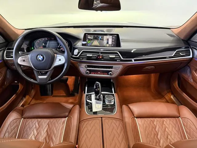 BMW 7 Series 2019 Restyling 740Li xDrive Administrative Luxury Set exterior photo 7