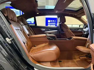 BMW 7 Series 2019 Restyling 740Li xDrive Administrative Luxury Set interior photo 10
