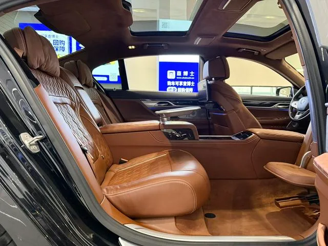 BMW 7 Series 2019 Restyling 740Li xDrive Administrative Luxury Set interior photo 10
