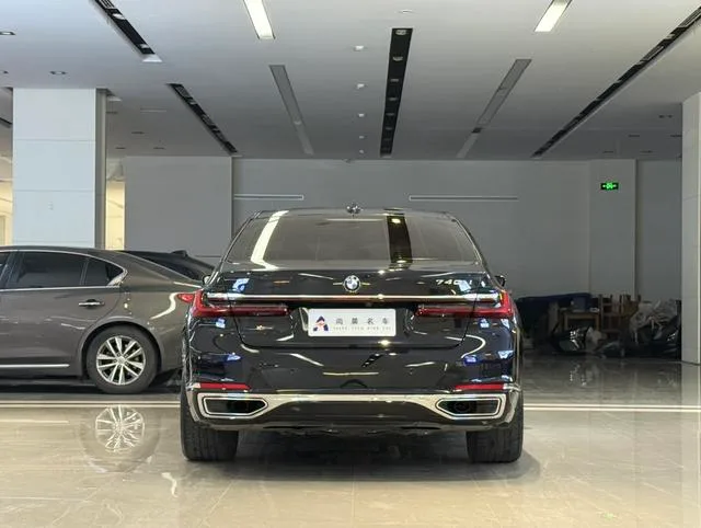 BMW 7 Series 2019 Restyling 740Li xDrive Administrative Luxury Set interior photo 15