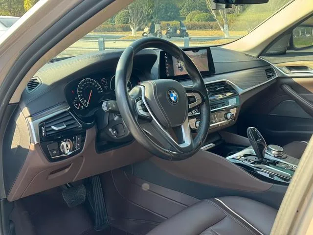 BMW 5 Series 2019 Mise à jour 530Li Type de luxe Ensemble de luxe extérieur photo 7