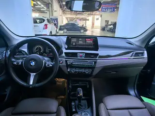BMW X1 2020 xDrive25Li Premium Class interior photo 14