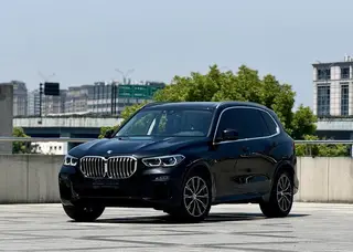 BMW X5 2021 xDrive40i M Спортивный костюм