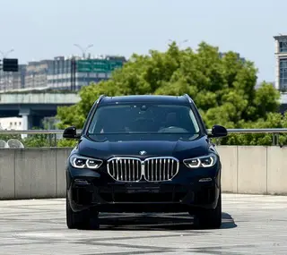 BMW X5 2021 xDrive40i M Sports suit exterior photo 2