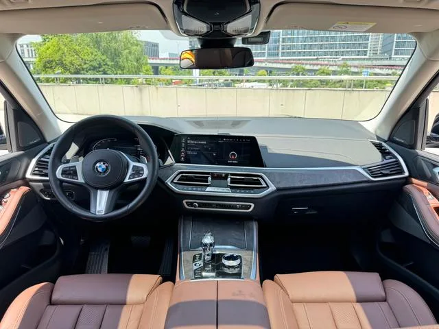 BMW X5 2021 xDrive40i M Sports suit interior photo 7