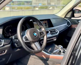 BMW X5 2021 xDrive40i M Sports suit interior photo 8