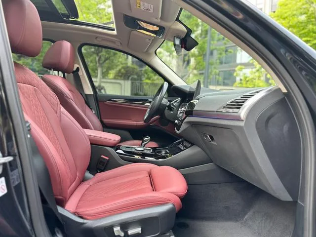 BMW X3 2022 Restyling xDrive25i M Sports suit interior photo 11