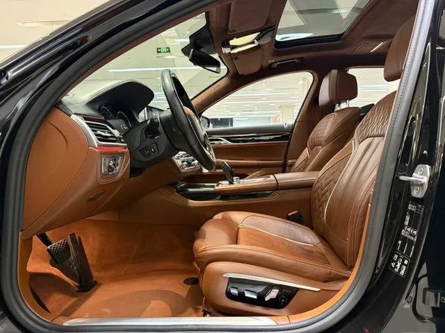 BMW 7 Series 2017 750Li xDrive Édition personnalisée Quatre places extérieur photo 6