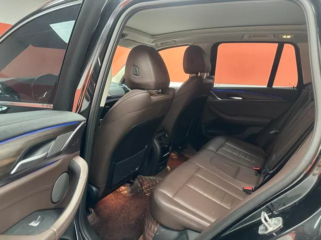 BMW X3 2021 Restyling xDrive28i M Sports suit interior photo 6