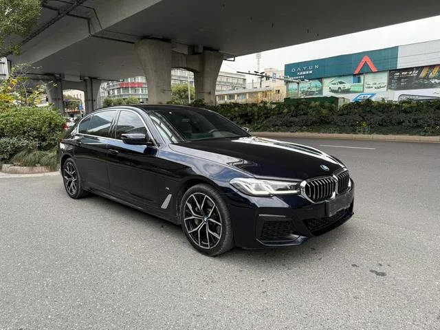 BMW 5 Series 2021 530Li Premium Class M Sports suit exterior photo 3