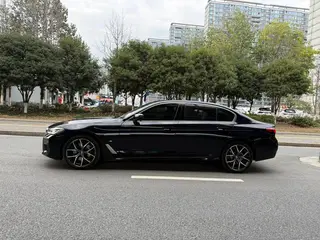 BMW 5 Series 2021 530Li Premium Class M Sports suit exterior photo 4