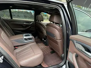 BMW 5 Series 2021 530Li Premium Class M Sports suit interior photo 13