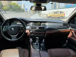 BMW 5 Series 2017 520Li Elegant style interior photo 7
