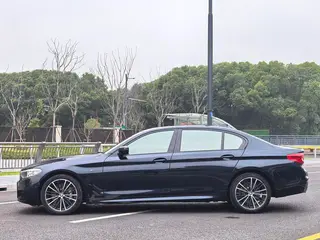 BMW 5 Series 2019 Restyling 530Li Leading Type M Sports suit exterior photo 8
