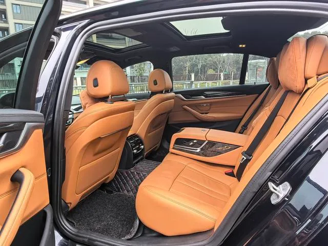 BMW 5 Series 2019 Restyling 530Li Leading Type M Sports suit interior photo 12