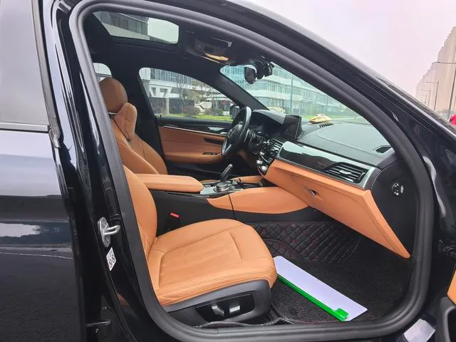 BMW 5 Series 2019 Restyling 530Li Leading Type M Sports suit interior photo 13