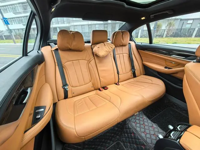 BMW 5 Series 2019 Restyling 530Li Leading Type M Sports suit interior photo 14