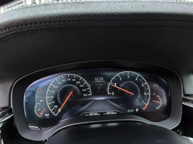 BMW 5 Series 2019 Restyling 530Li Leading Type M Sports suit interior photo 19