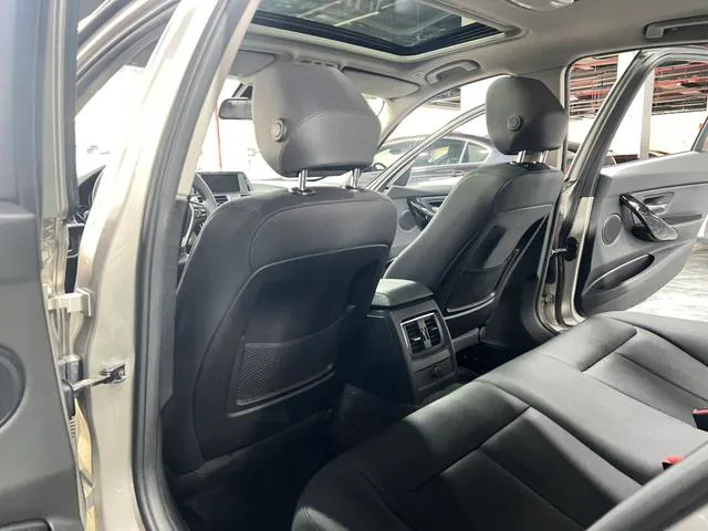 BMW 3 Series 2016 316i Fashionable interior photo 11
