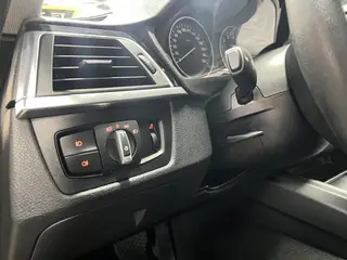 BMW 3 Series 2016 316i Fashionable interior photo 12