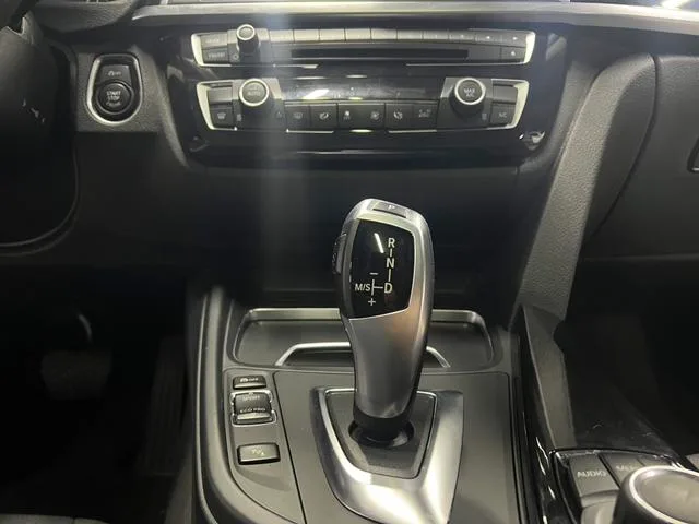 BMW 3 Series 2016 316i Fashionable interior photo 14