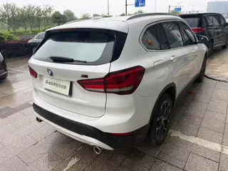 BMW X1 2020 sDrive25Li Leading Type interior photo 7