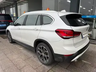 BMW X1 2020 sDrive25Li Leading Type interior photo 9