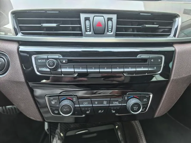 BMW X1 2018 sDrive20Li Leader intérieur photo 9 BMW X1 2018 sDrive20Li Leader intérieur photo 9