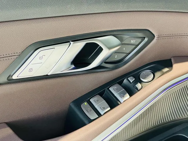 BMW 3 Series 2021 325Li M Sports suit interior photo 13