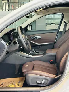 BMW 3 Series 2021 325Li M Sports suit interior photo 16