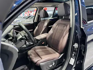 BMW X3 2022 xDrive30i Leader M Ensemble de nuit Yao intérieur photo 13