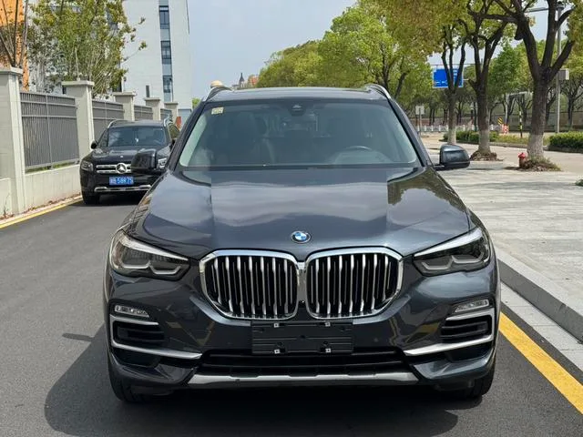 BMW X5 2020 xDrive30i X Design Suit exterior photo 2