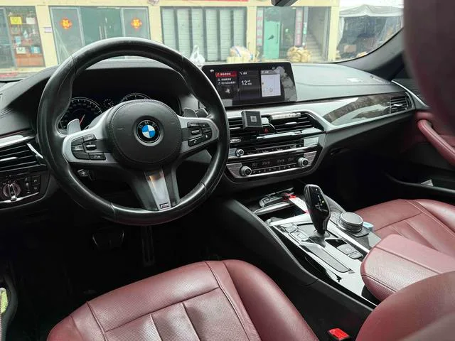 BMW 5 Series 2018 Restyling 530Li xDrive M Sports suit exterior photo 5 BMW 5 Series 2018 Restyling 530Li xDrive M Sports suit exterior photo 5
