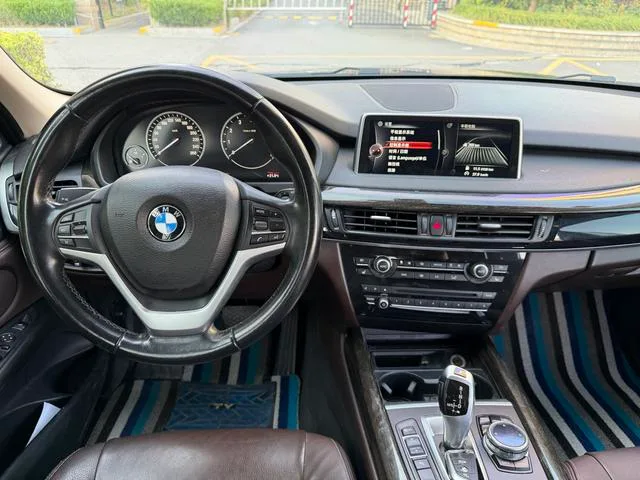 BMW X5 2014 xDrive35i Luxury type interior photo 12