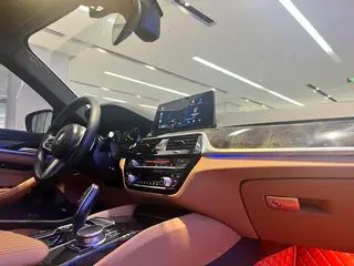 BMW 5 Series 2018 530Li Leading Type M Sports suit interior photo 10 BMW 5 Series 2018 530Li Leading Type M Sports suit interior photo 10