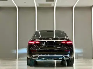 Mercedes-Benz E-Class 2022 E 300 L Type de luxe Voiture intérieur photo 9