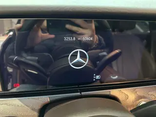 Mercedes-Benz E-Class 2022 E 300 L Type de luxe Voiture intérieur photo 11