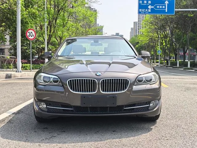 BMW 5 Series 2013 525Li Leading Type exterior photo 2