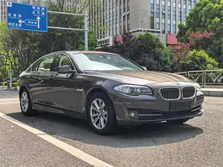 BMW 5 Series 2013 525Li Leading Type exterior photo 3