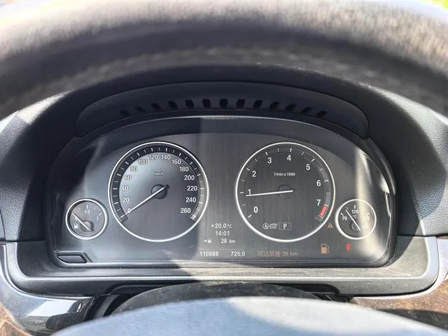 BMW 5 Series 2013 525Li Leading Type interior photo 7
