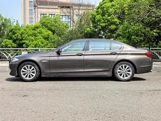 BMW 5 Series 2013 525Li Leading Type interior photo 9