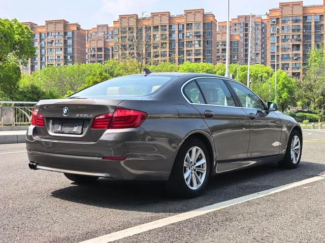 BMW 5 Series 2013 525Li Leading Type interior photo 10