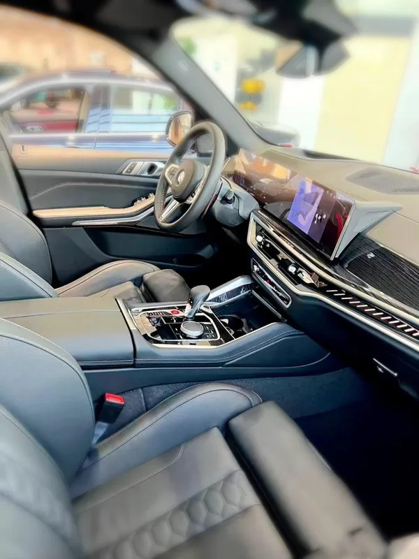 BMW X5 M 2023 X5 M Versión Thunder interior foto 8 BMW X5 M 2023 X5 M Versión Thunder interior foto 8