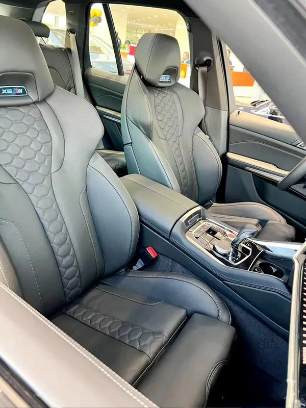 BMW X5 M 2023 X5 M Versión Thunder interior foto 9 BMW X5 M 2023 X5 M Versión Thunder interior foto 9