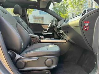 Mercedes-Benz GLA 2022 Second change GLA 200 interior photo 10 Mercedes-Benz GLA 2022 Second change GLA 200 interior photo 10